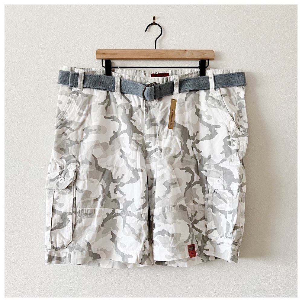 Foundry Men’s Shorts Flex Cargo Camo Belt